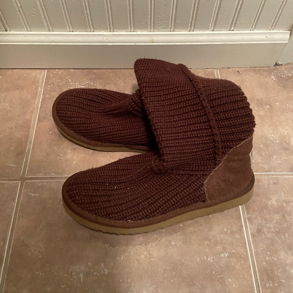 Brown knit UGGs
